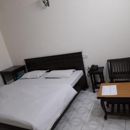 Hotel Victoria Chandīgarh Екстериор снимка
