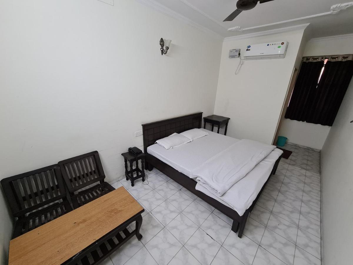 Hotel Victoria Chandīgarh Екстериор снимка