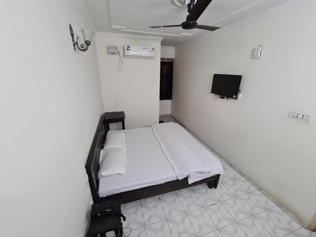Hotel Victoria Chandīgarh Екстериор снимка